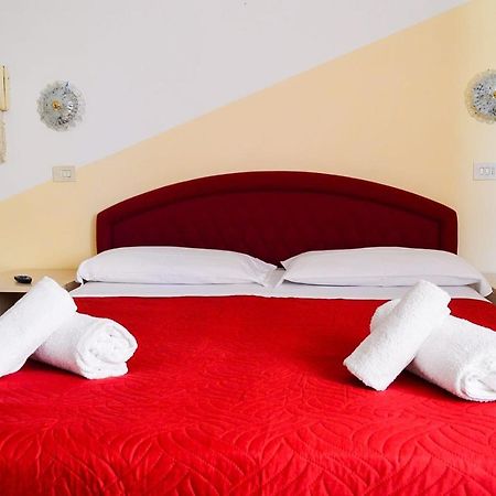 Hotel Cirene Римини Экстерьер фото