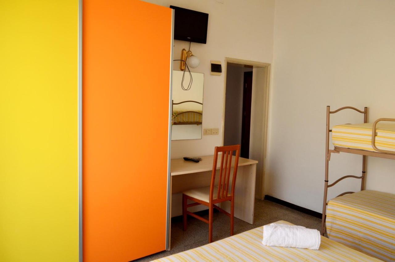 Hotel Cirene Римини Экстерьер фото