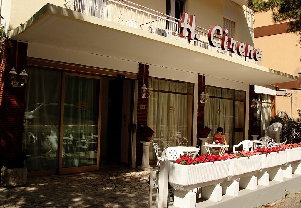 Hotel Cirene Римини Экстерьер фото